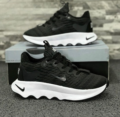 NIKE MOTIVA