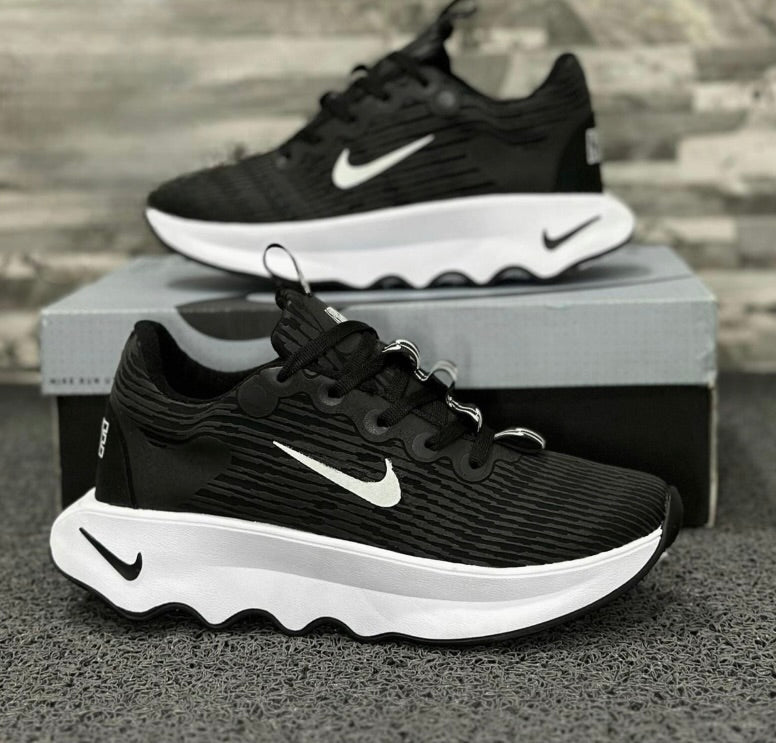 NIKE MOTIVA